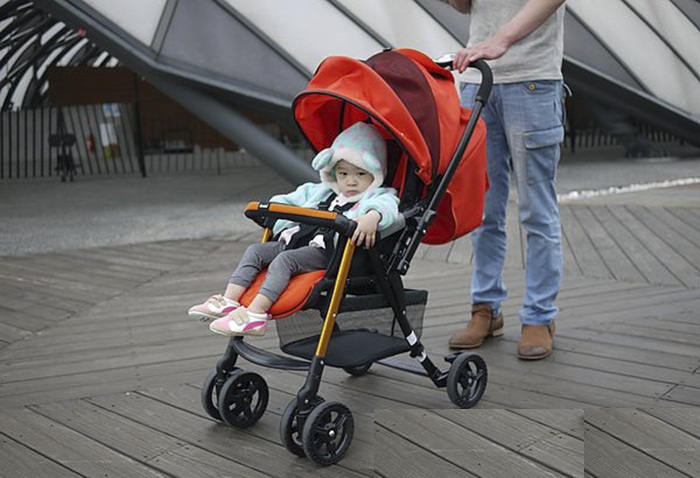 Xe đẩy Combi Urban Walker Lite UR - 300C